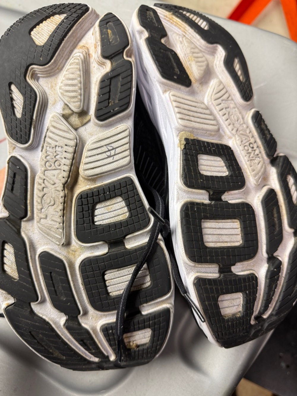Hoka Bondi 7 Men's Running Shoes in Black and White size 8.5 - Picture 4 of 8
